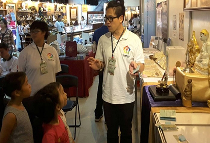 陪父母參加水陸法會真孝順